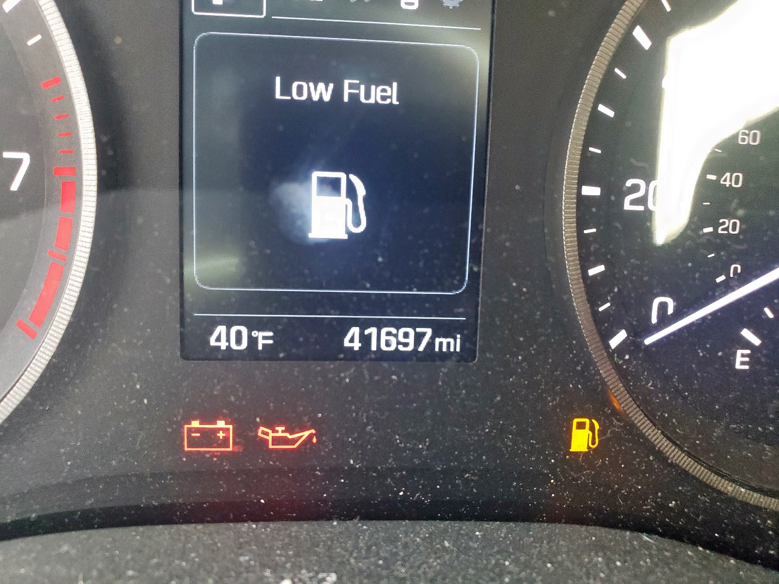 Photo 8 from auction – 2017 HYUNDAI TUCSON LIM with VIN KM8J3CA45HU290816