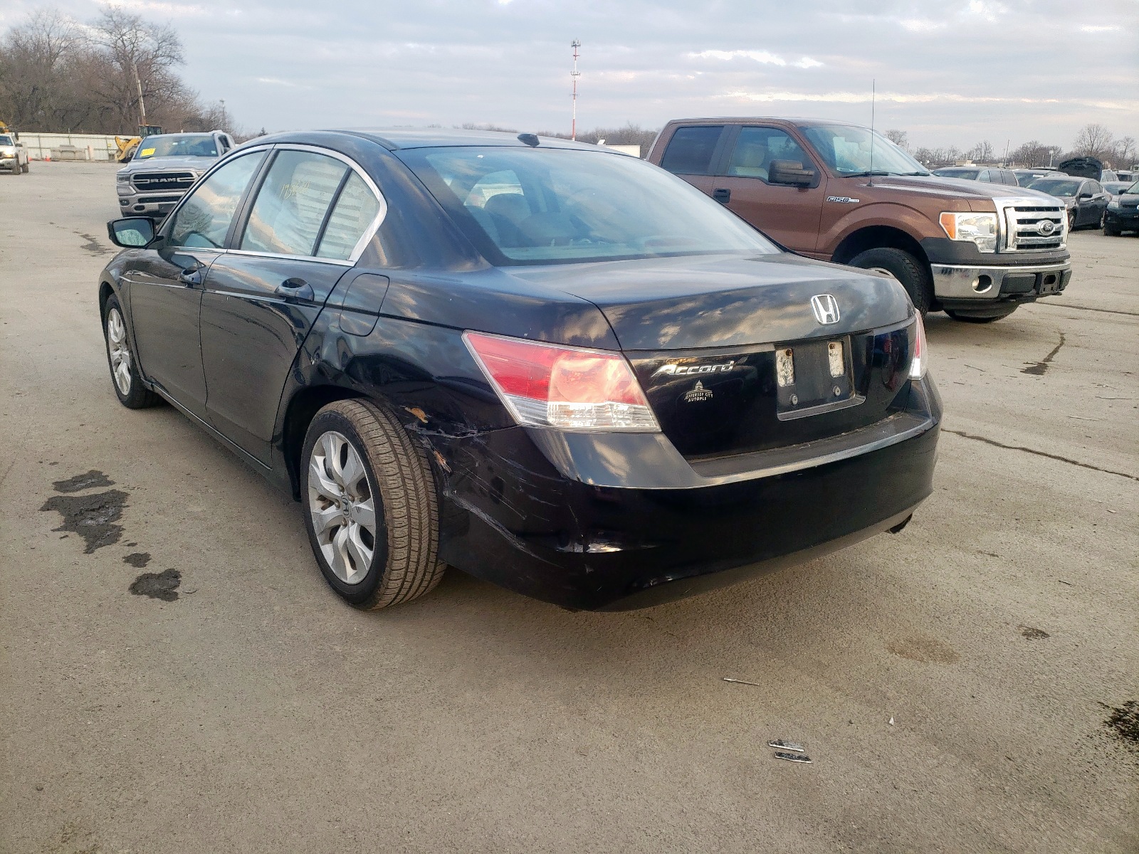 Photo 3 from auction – 2010 HONDA ACCORD EXL with VIN 1HGCP2F87AA132204