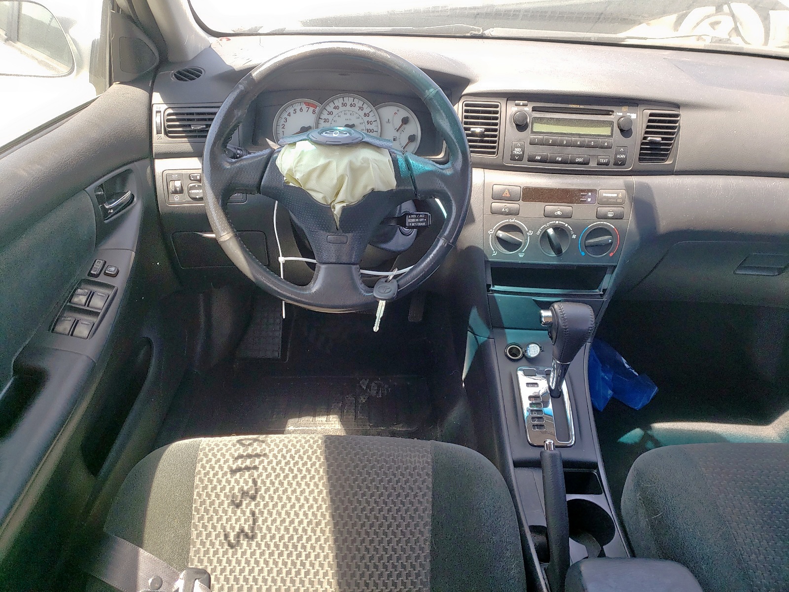 Photo 9 from auction – 2005 TOYOTA COROLLA CE with VIN 1NXBR32E45Z390072