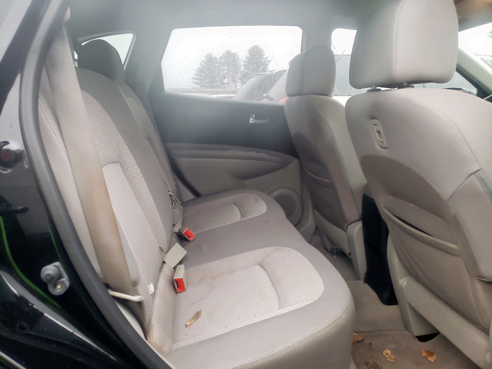 Photo 6 from auction – 2011 NISSAN ROGUE S with VIN JN8AS5MV9BW686531