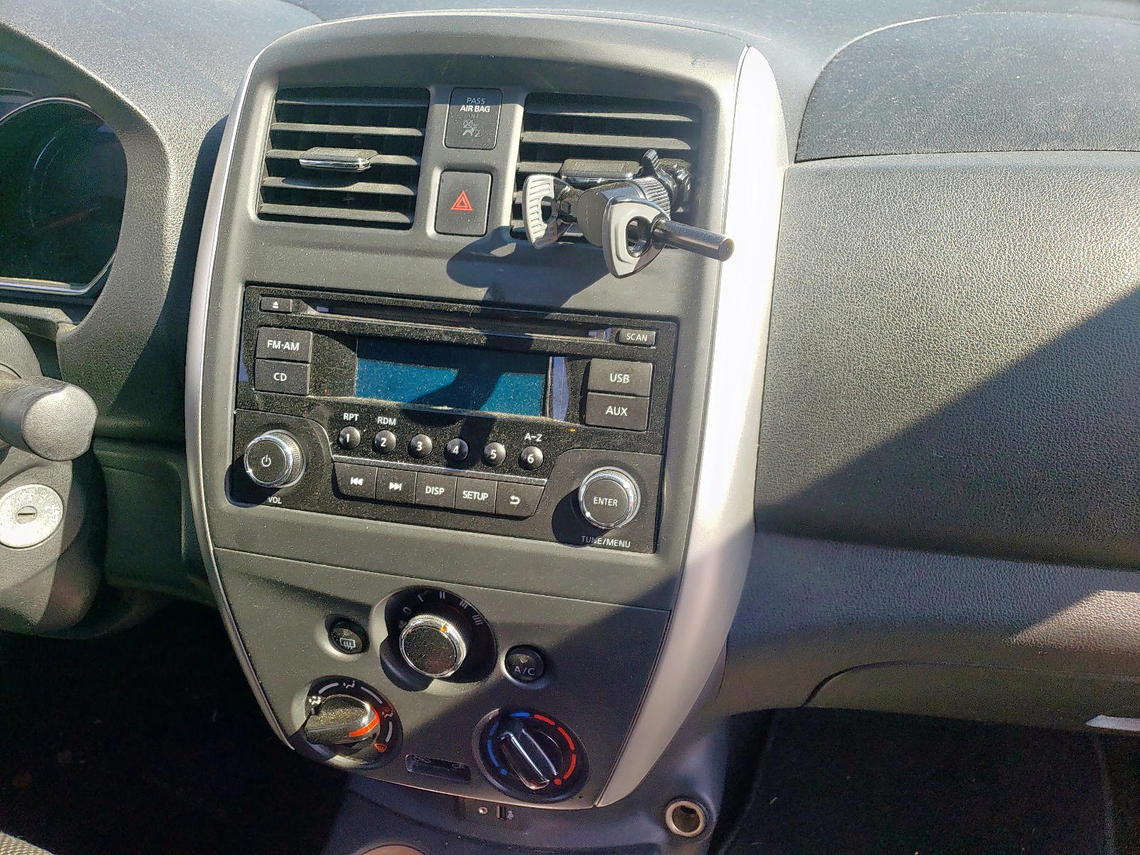 Photo 9 from auction – 2017 NISSAN VERSA S with VIN 3N1CN7AP1HL802688