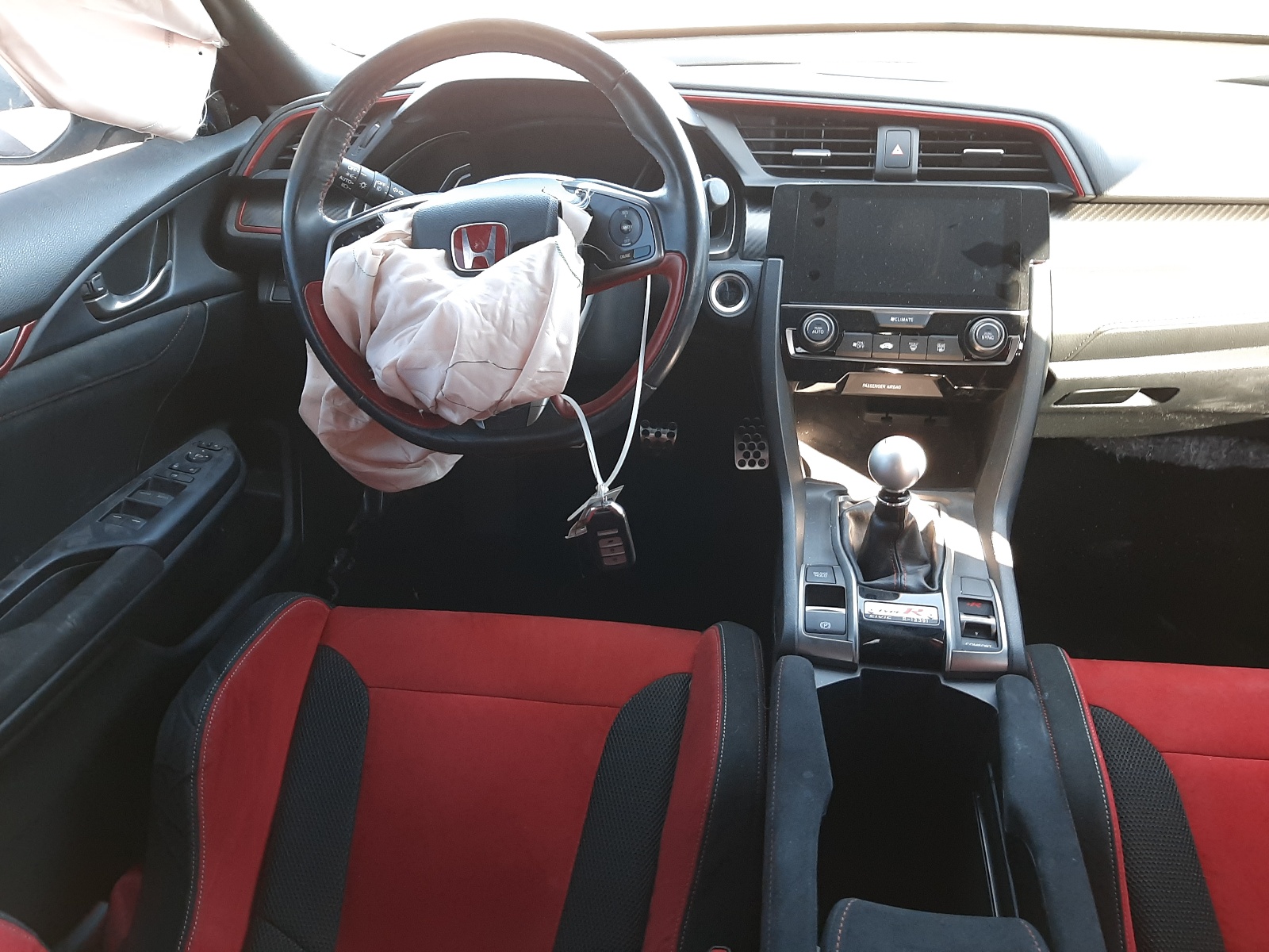 Photo 9 from auction – 2018 HONDA CIVIC TYPE with VIN SHHFK8G75JU201612