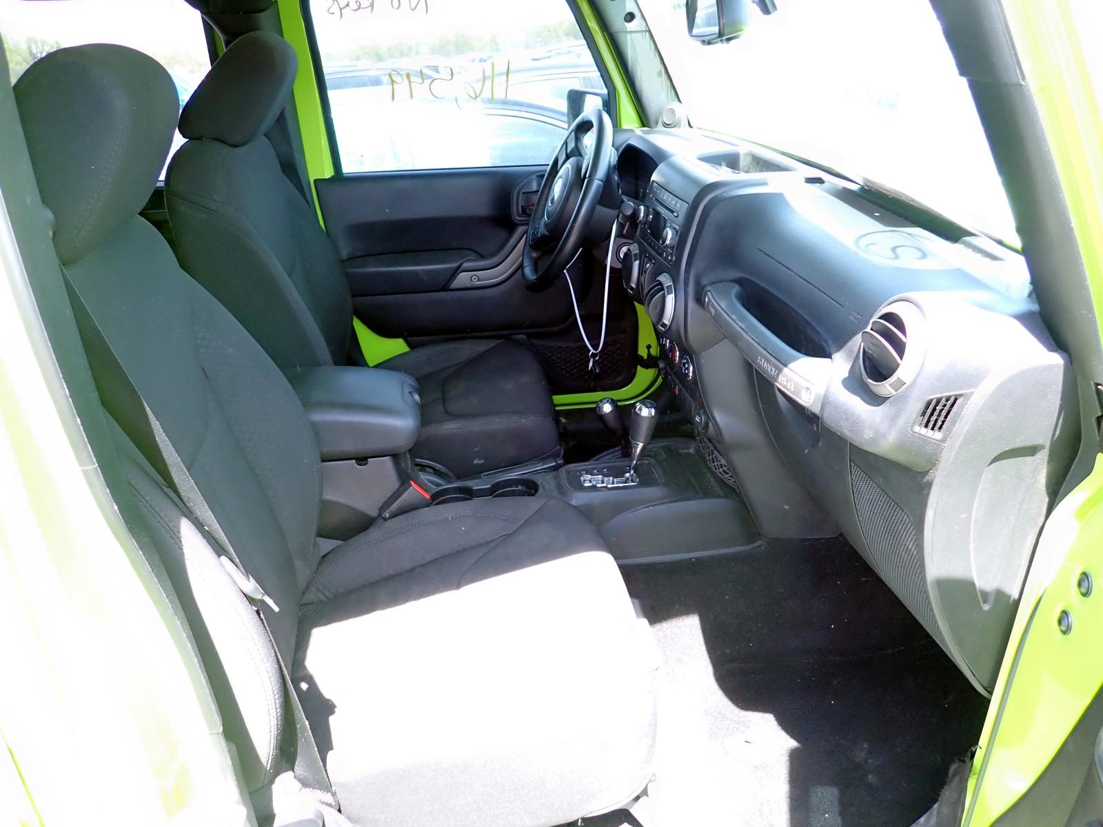 Photo 5 from auction – 2013 JEEP WRANGLER U with VIN 1C4BJWDG2DL529115