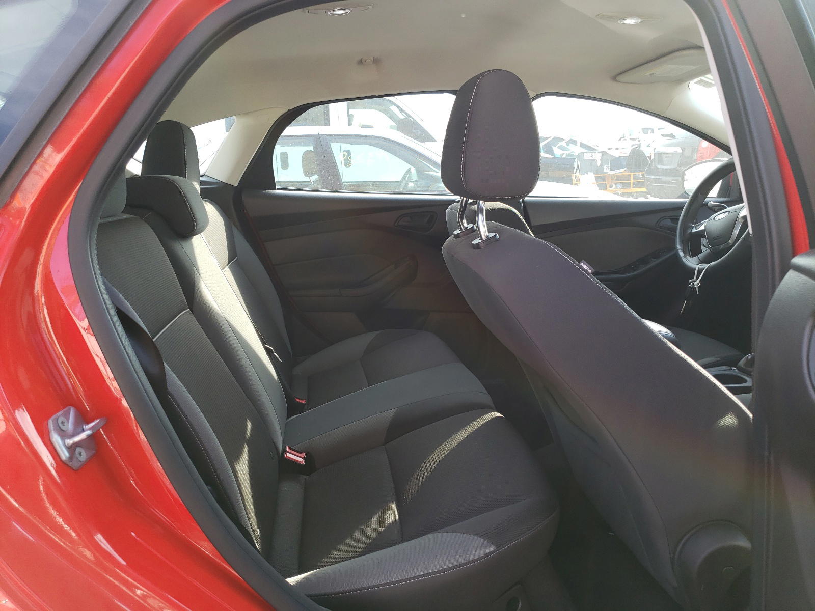 Photo 6 from auction – 2012 FORD FOCUS SE with VIN 1FAHP3K2XCL107290