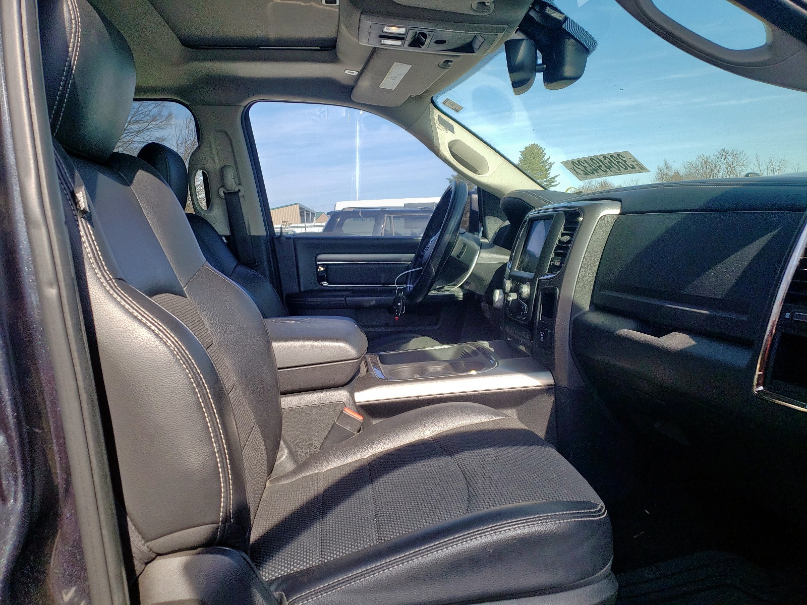 Photo 5 from auction – 2017 RAM 1500 SPORT with VIN 1C6RR7UT9HS560424