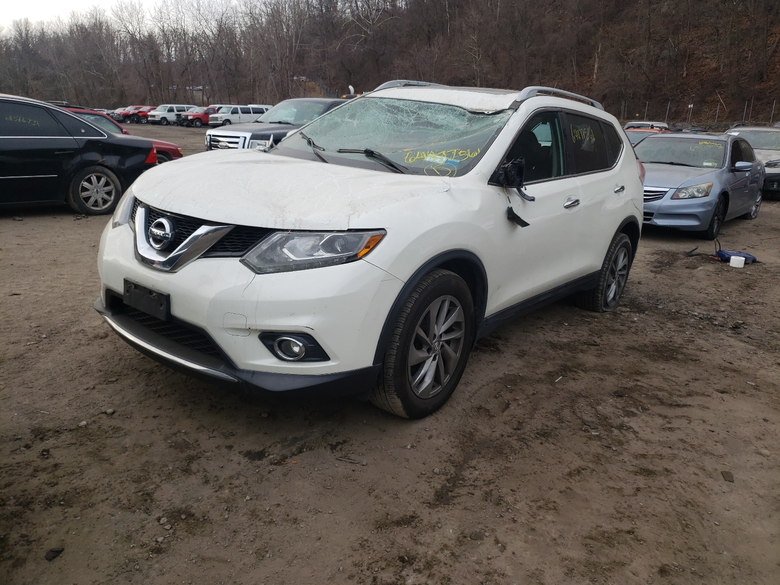 Photo 2 from auction – 2015 NISSAN ROGUE S with VIN 5N1AT2MV1FC827392