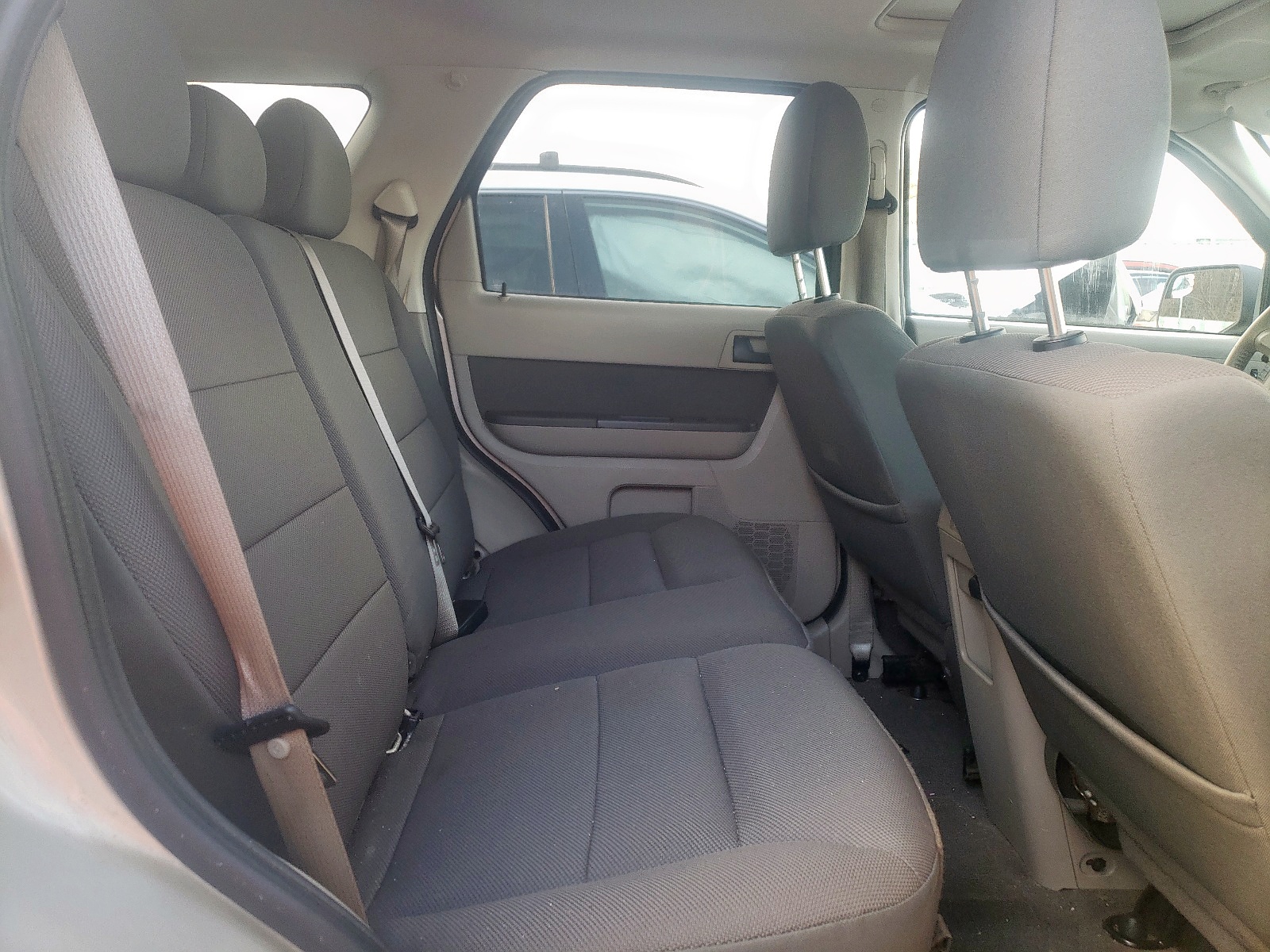 Photo 6 from auction – 2010 FORD ESCAPE XLT with VIN 1FMCU0DGXAKA43898