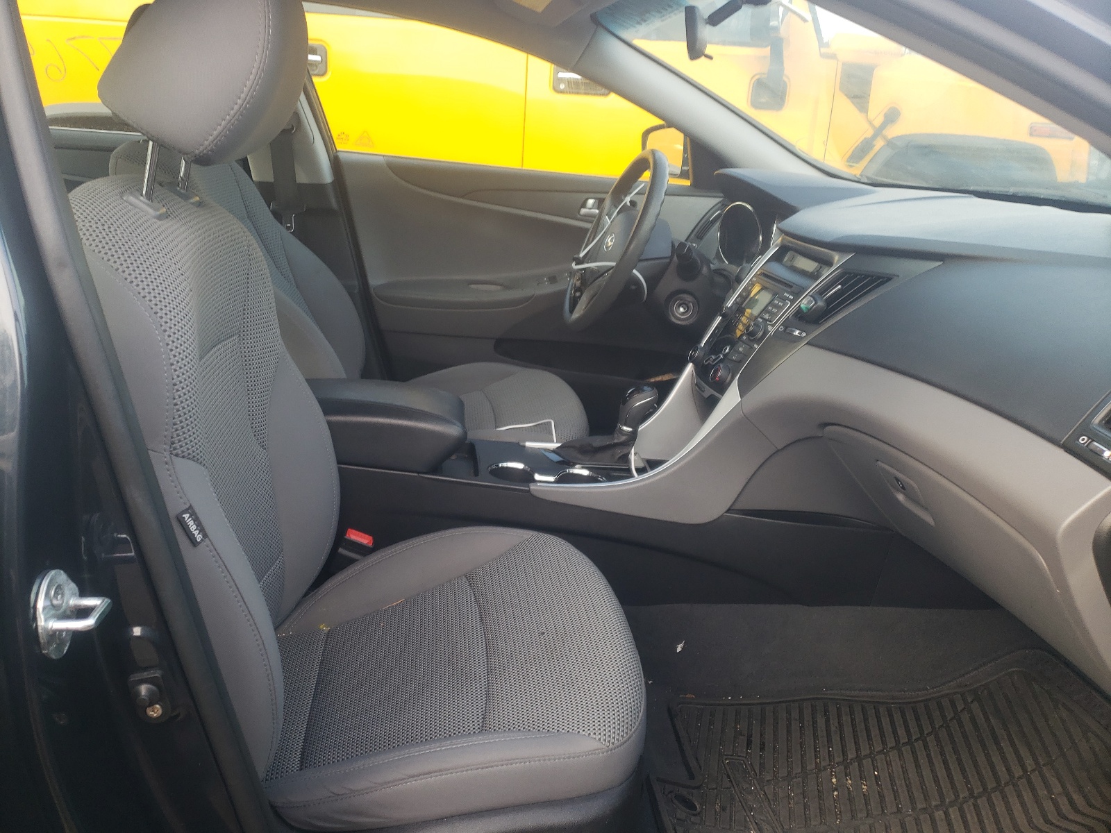 Photo 5 from auction – 2011 HYUNDAI SONATA GLS with VIN 5NPEB4ACXBH253266
