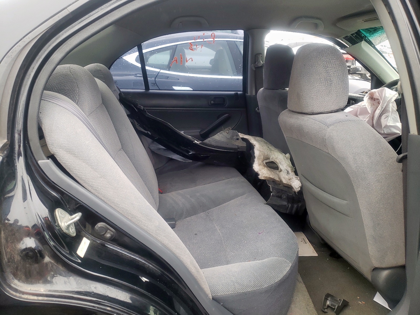 Photo 6 from auction – 2001 HONDA CIVIC LX with VIN 2HGES16561H601811