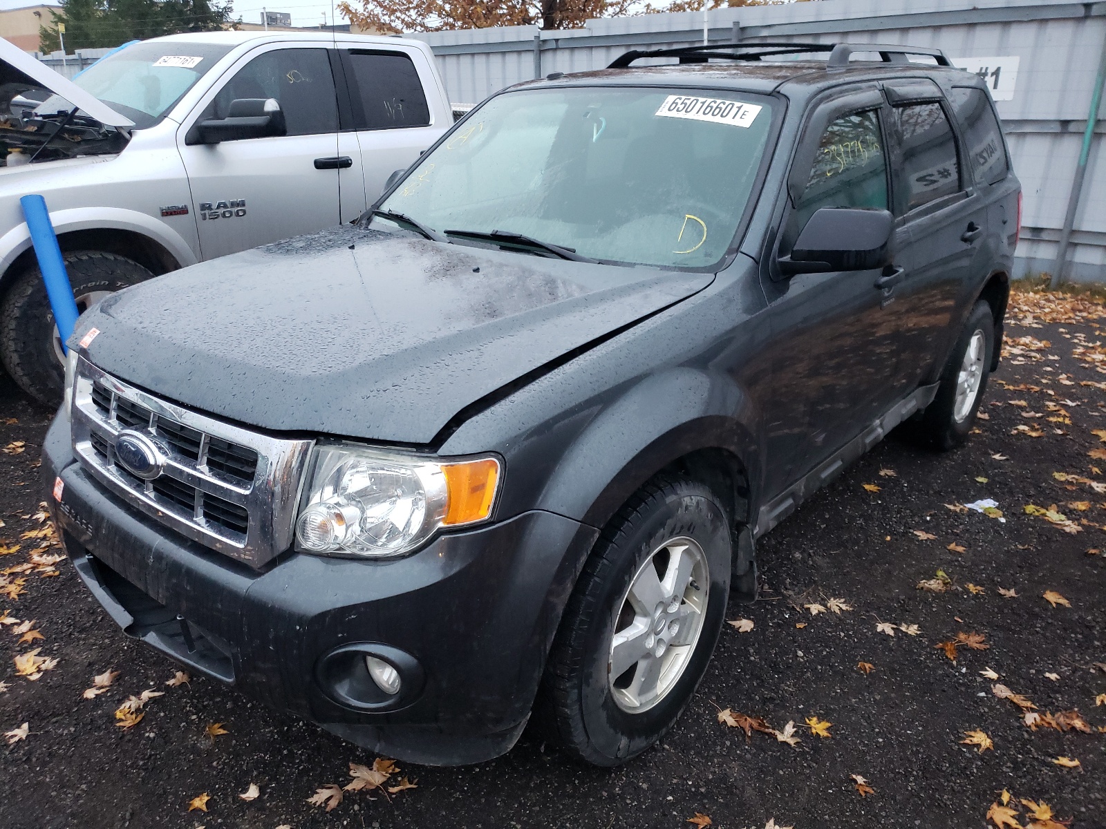 Photo 2 from auction – 2009 FORD ESCAPE XLT with VIN 1FMCU93G39KB85401