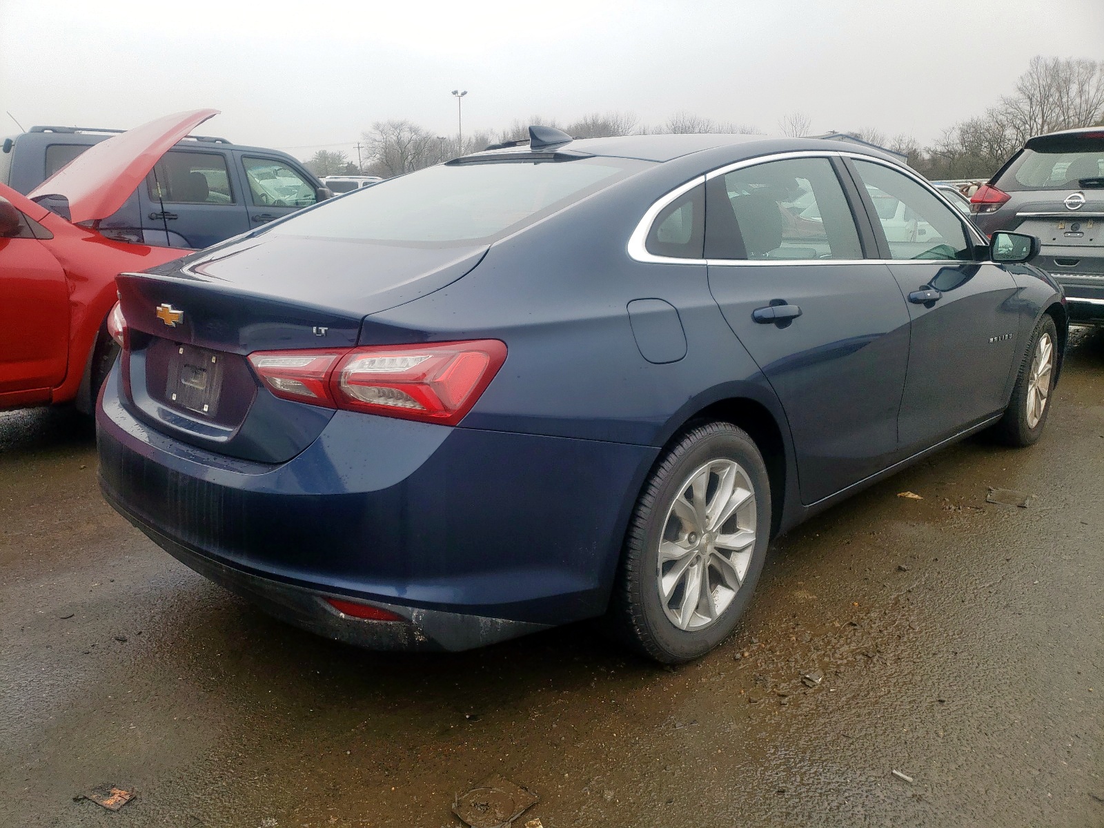 Photo 4 from auction – 2020 CHEVROLET MALIBU LT with VIN 1G1ZD5ST2LF095168
