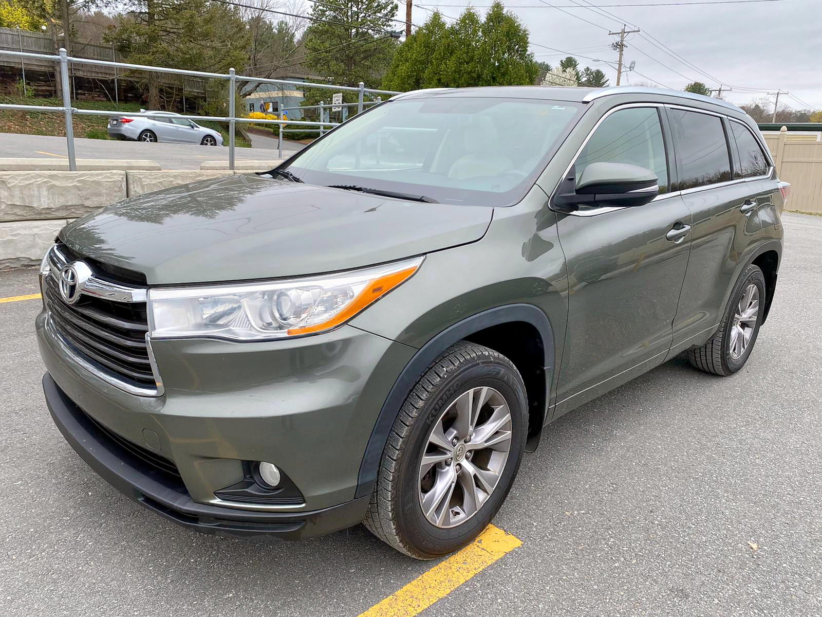 Photo 2 from auction – 2014 TOYOTA HIGHLANDER with VIN 5TDJKRFH1ES028927