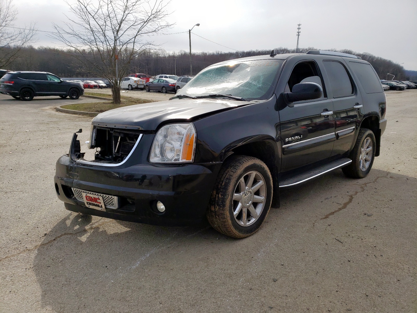 Photo 2 from auction – 2007 GMC YUKON DENA with VIN 1GKFK63897J236504