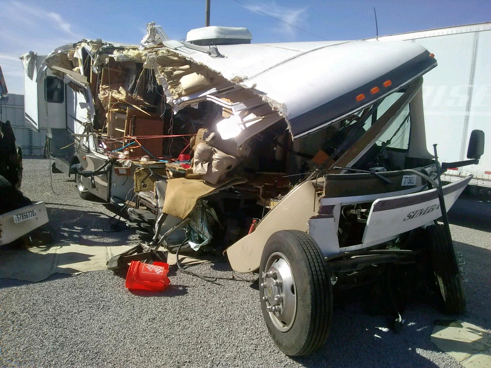 MNAC MOTORHOME 2004 with VIN 5B4MP67G743389667 - Photo from auction