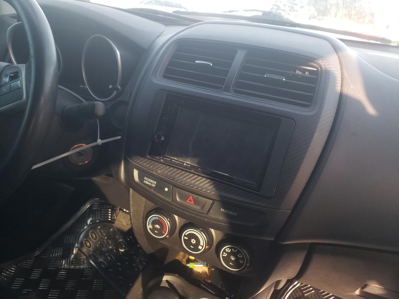Photo 9 from auction – 2015 MITSUBISHI OUTLANDER with VIN 4A4AR3AU6FE008928