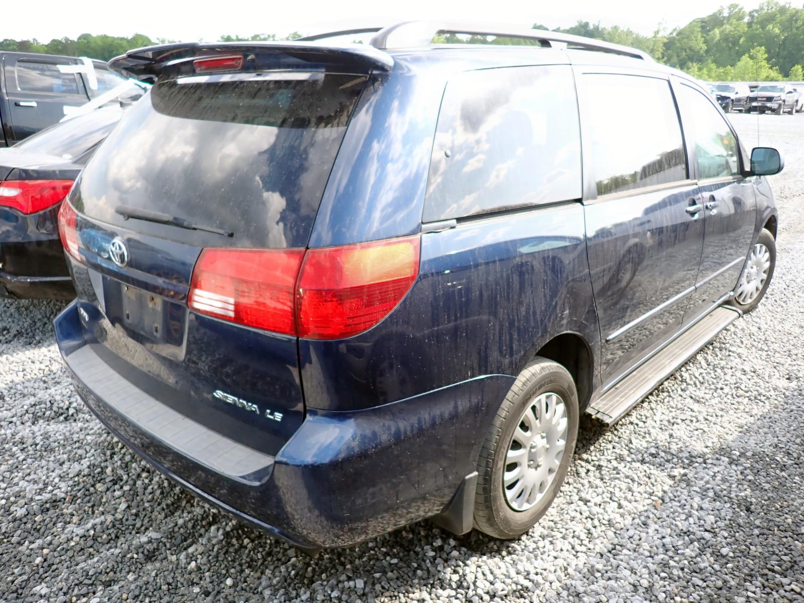 Photo 4 from auction – 2005 TOYOTA SIENNA CE with VIN 5TDZA23C65S251003
