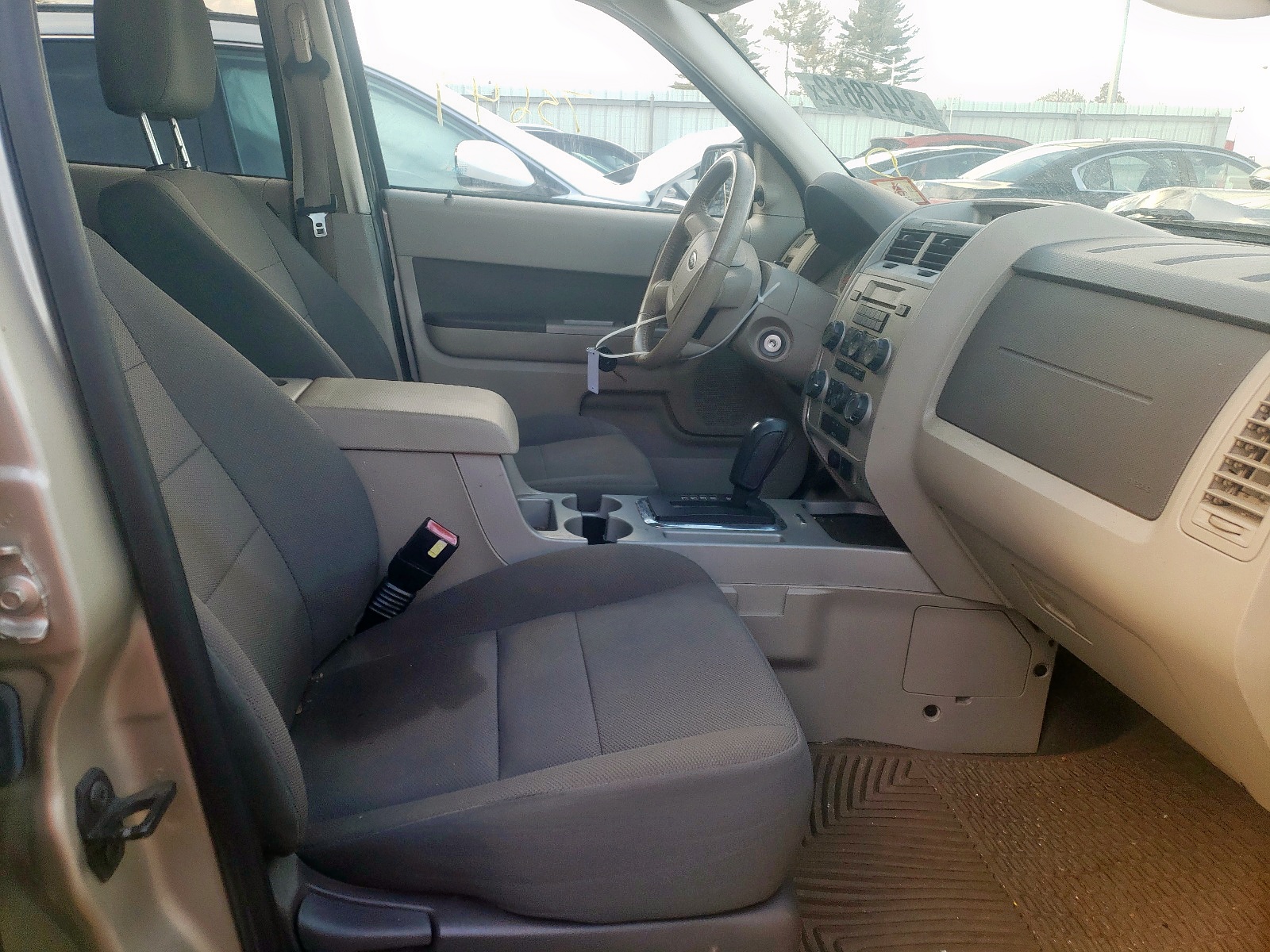 Photo 5 from auction – 2010 FORD ESCAPE XLT with VIN 1FMCU0DGXAKA43898