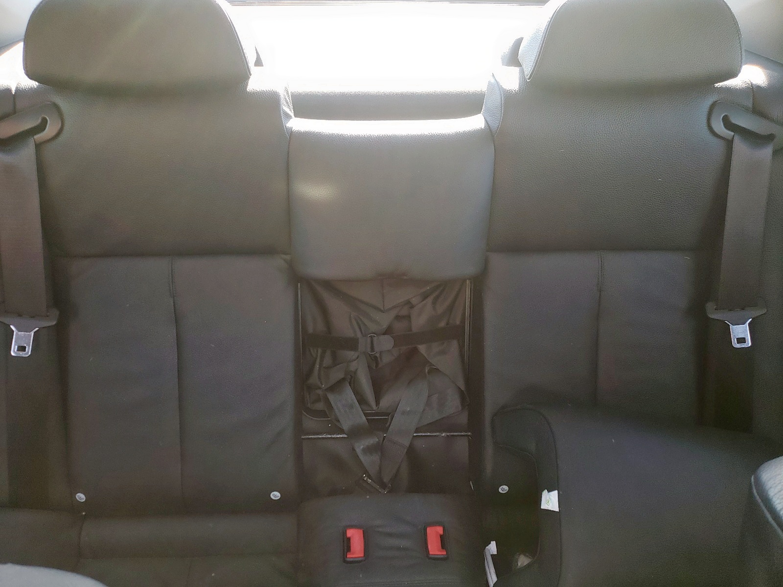 Photo 6 from auction – 2006 BMW 650 I with VIN WBAEH13456CR50880