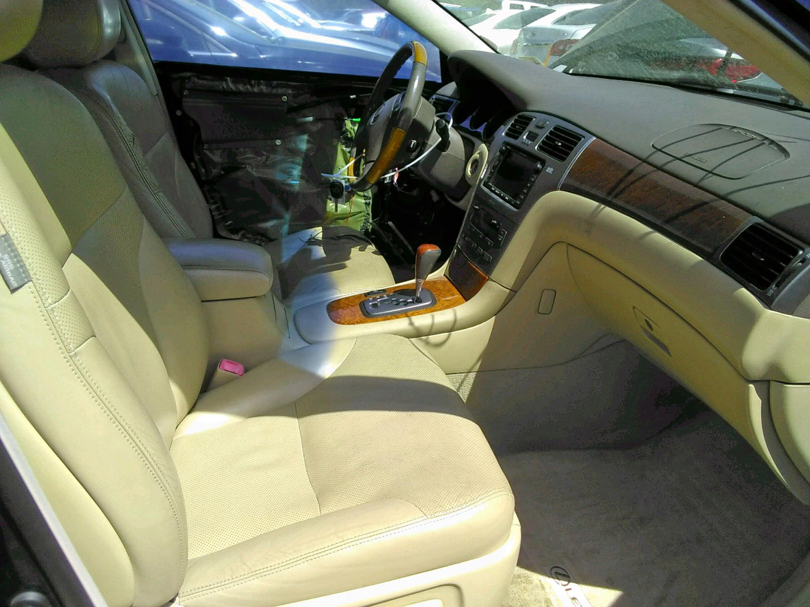 Photo 5 from auction – 2005 LEXUS ES 330 with VIN JTHBA30G855085991