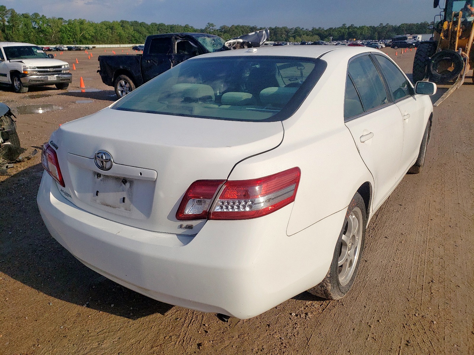 Photo 4 from auction – 2010 TOYOTA CAMRY BASE with VIN 4T1BF3EKXAU550959