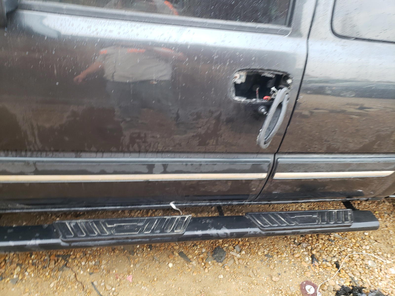 Photo 9 from auction – 2003 CHEVROLET SILVERADO with VIN 2GCEK19T731383494