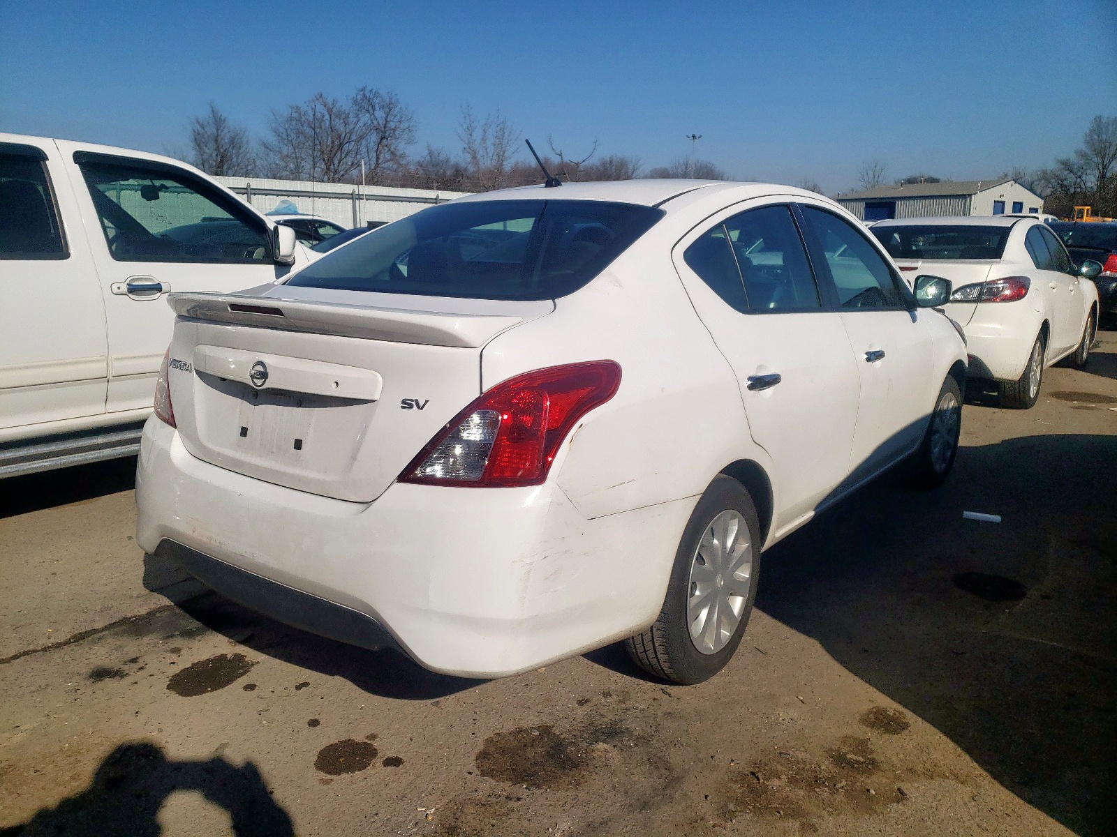 Photo 4 from auction – 2018 NISSAN VERSA S with VIN 3N1CN7AP4JL885135
