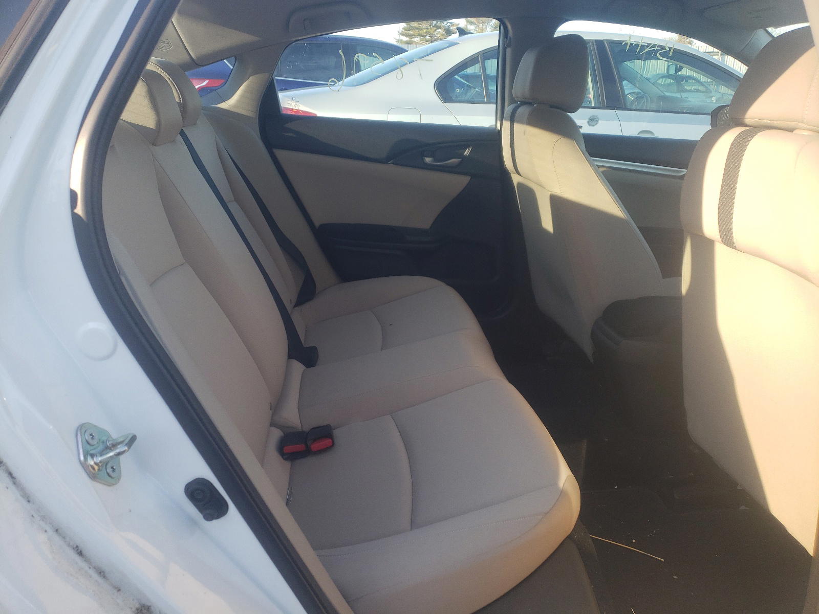 Photo 6 from auction – 2016 HONDA CIVIC LX with VIN 19XFC2F52GE222539
