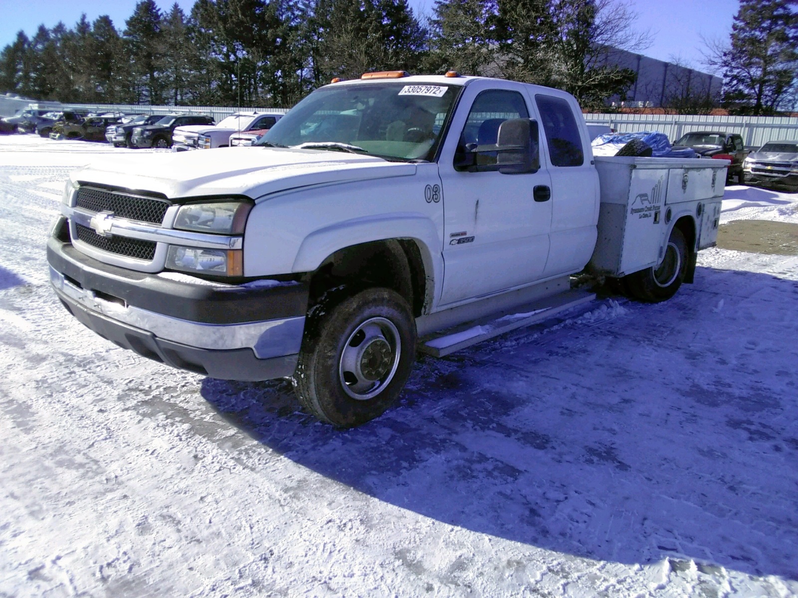 Photo 2 from auction – 2004 CHEVROLET SILVERADO with VIN 1GBJC39104E163916