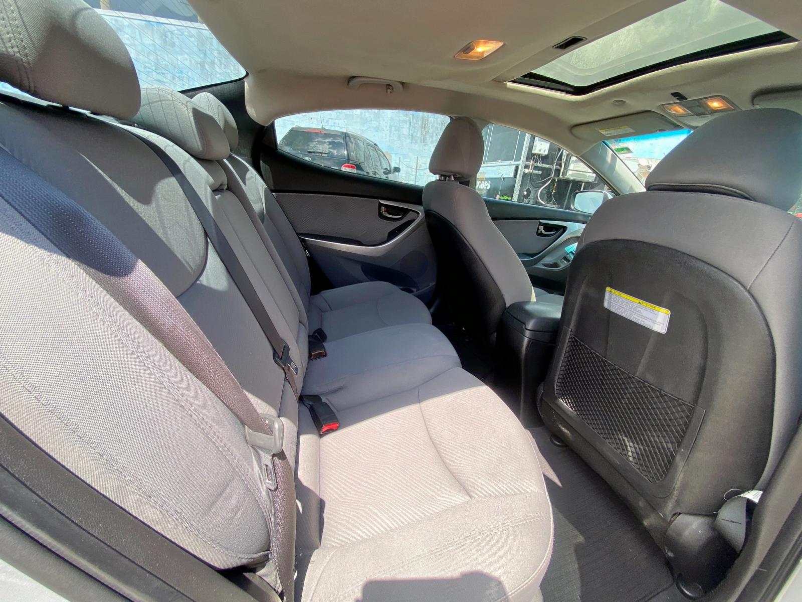 Photo 6 from auction – 2013 HYUNDAI ELANTRA GL with VIN 5NPDH4AE2DH374629