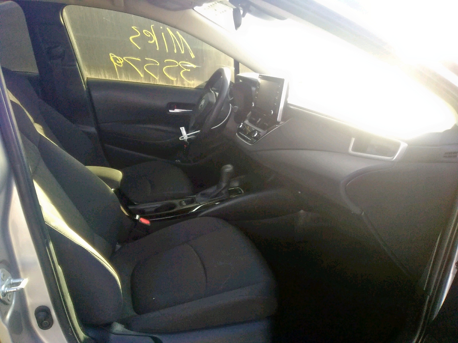 Photo 5 from auction – 2021 TOYOTA COROLLA LE with VIN JTDEAMDE9MJ011448