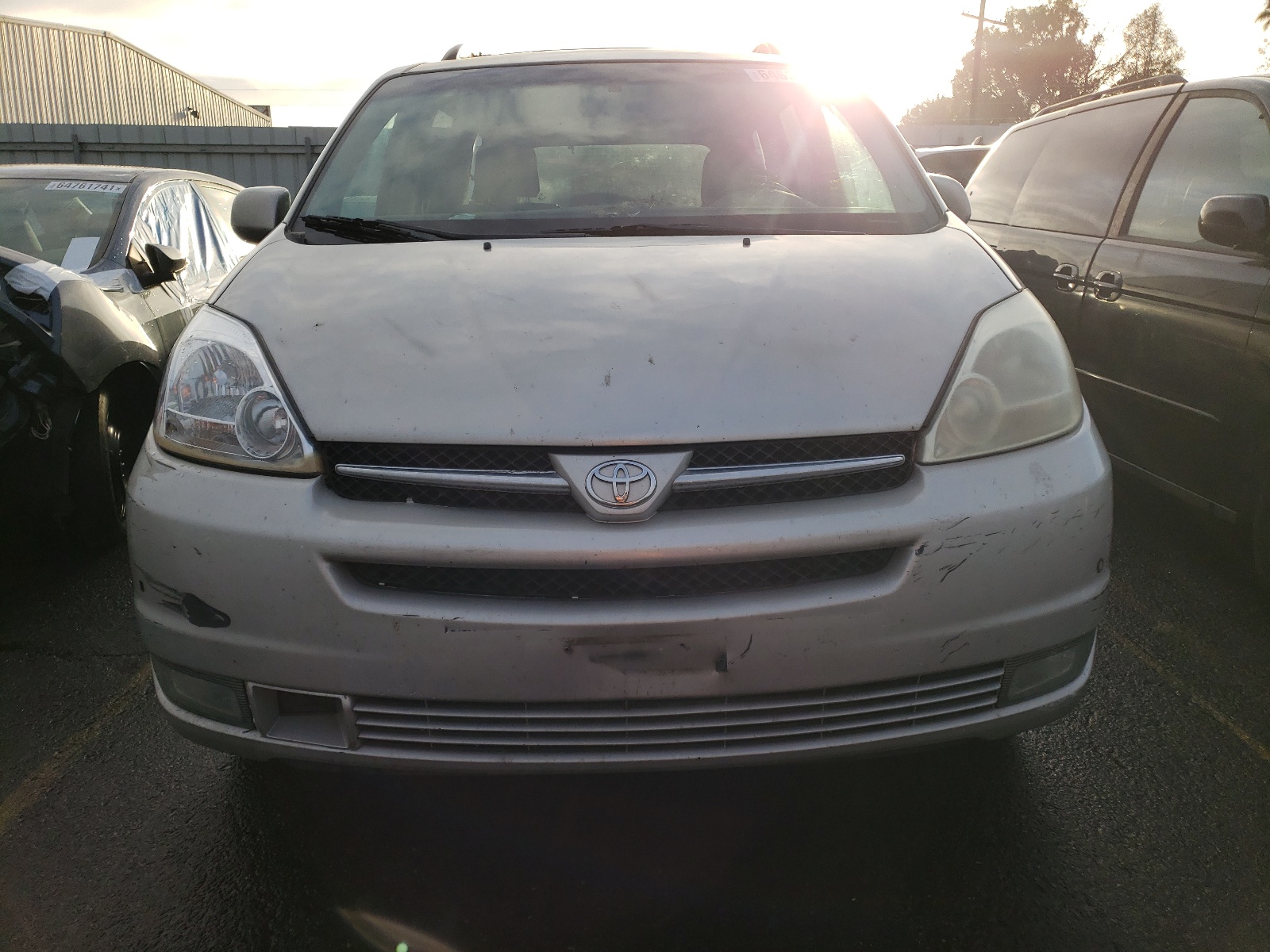 Photo 9 from auction – 2004 TOYOTA SIENNA XLE with VIN 5TDBA22C74S008298