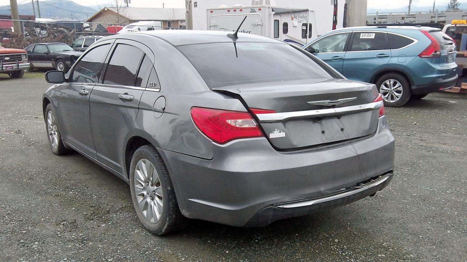 Photo 3 from auction – 2013 CHRYSLER 200 LX with VIN 1C3CCBAB8DN569577