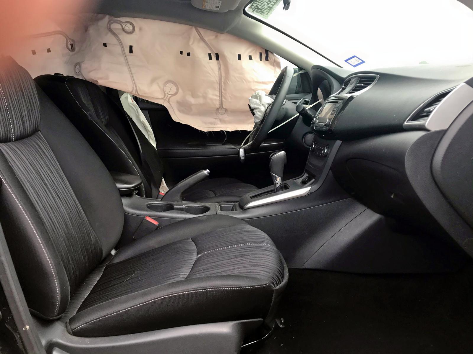 Photo 5 from auction – 2017 NISSAN SENTRA S with VIN 3N1AB7AP2HY319410
