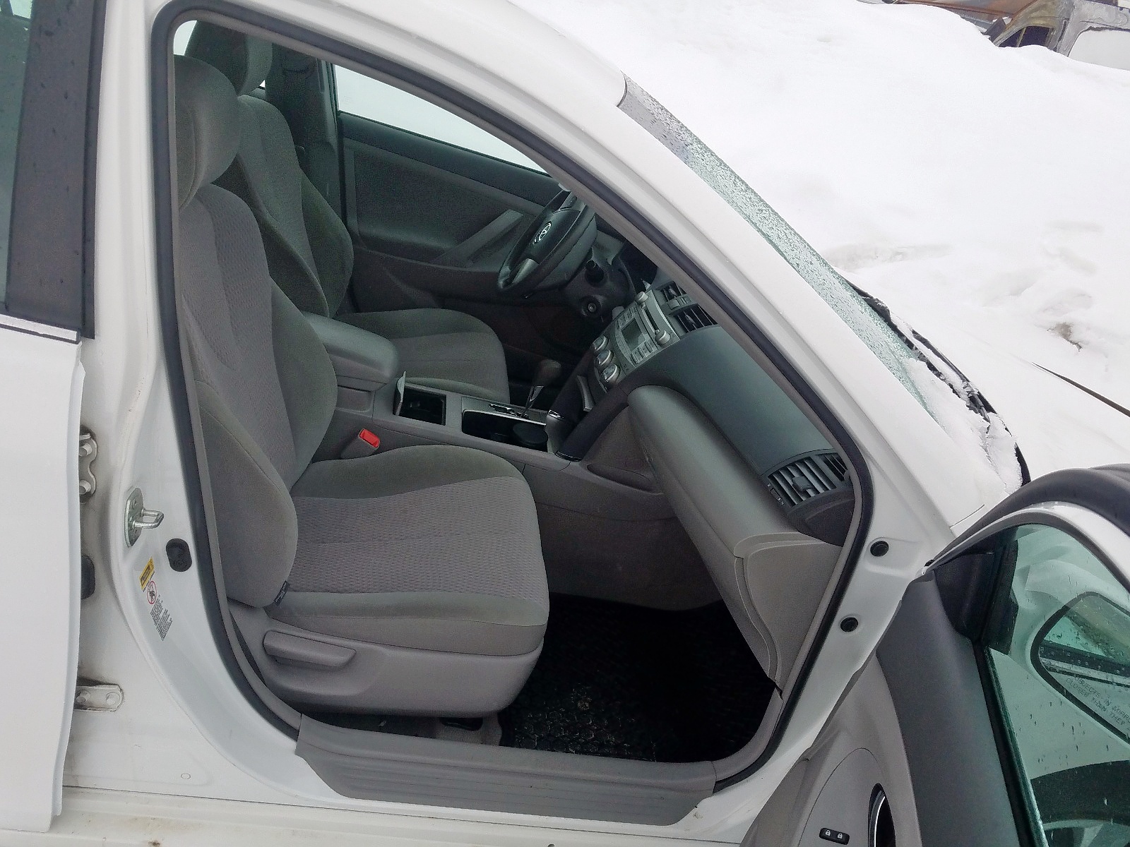 Photo 5 from auction – 2010 TOYOTA CAMRY BASE with VIN 4T1BF3EKXAU577840