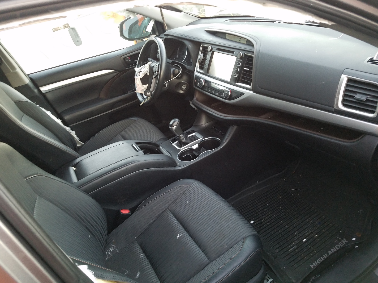 Zdjęcie 5 z aukcji – 2019 TOYOTA HIGHLANDER z VIN 5TDBZRFH6KS970287