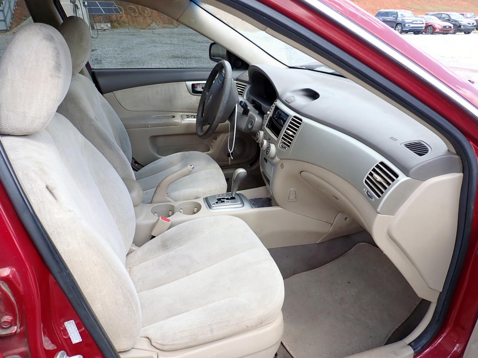 Photo 5 from auction – 2008 KIA OPTIMA LX with VIN KNAGE123685259228