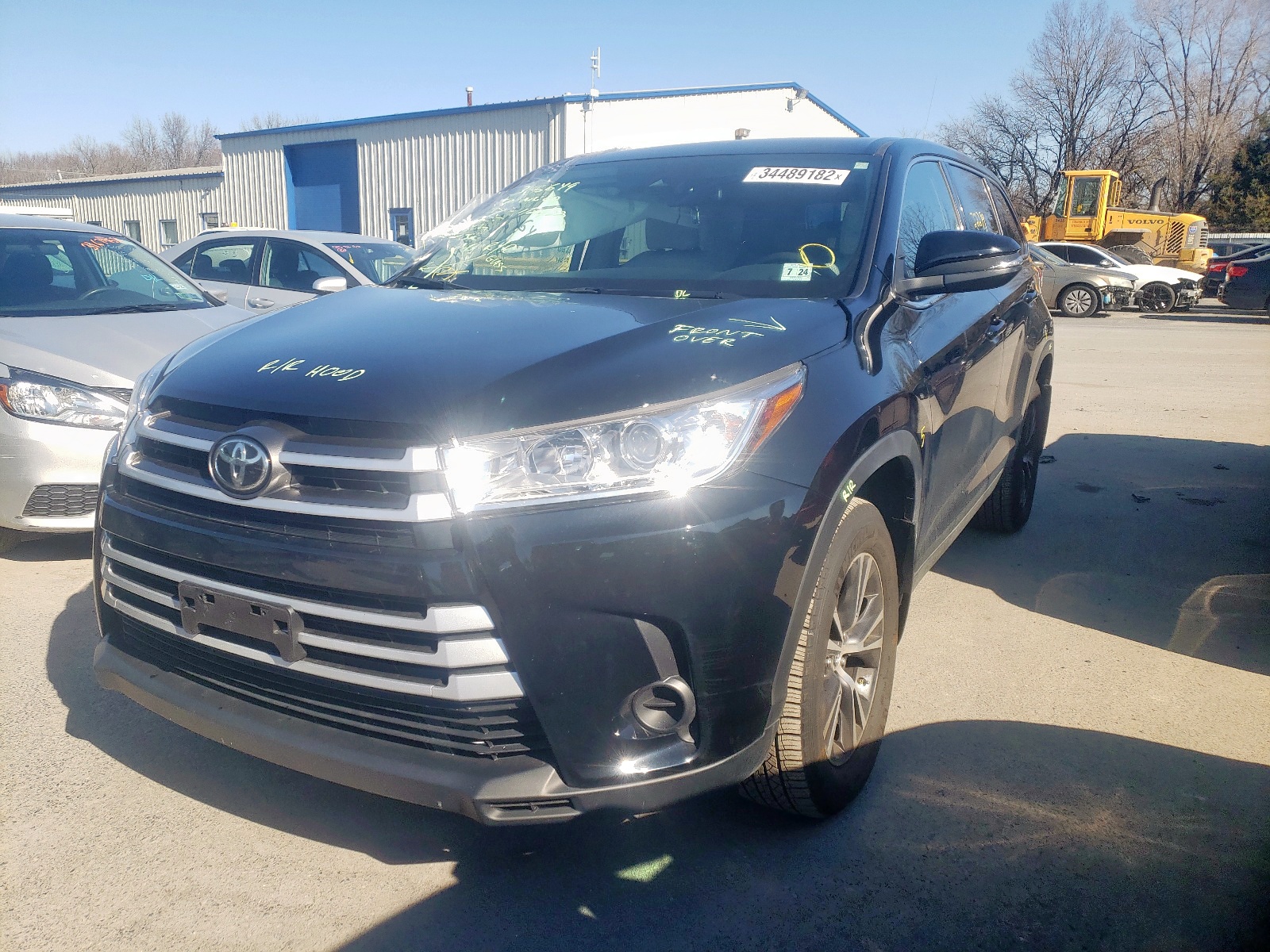 Photo 2 from auction – 2019 TOYOTA HIGHLANDER with VIN 5TDBZRFH3KS710462