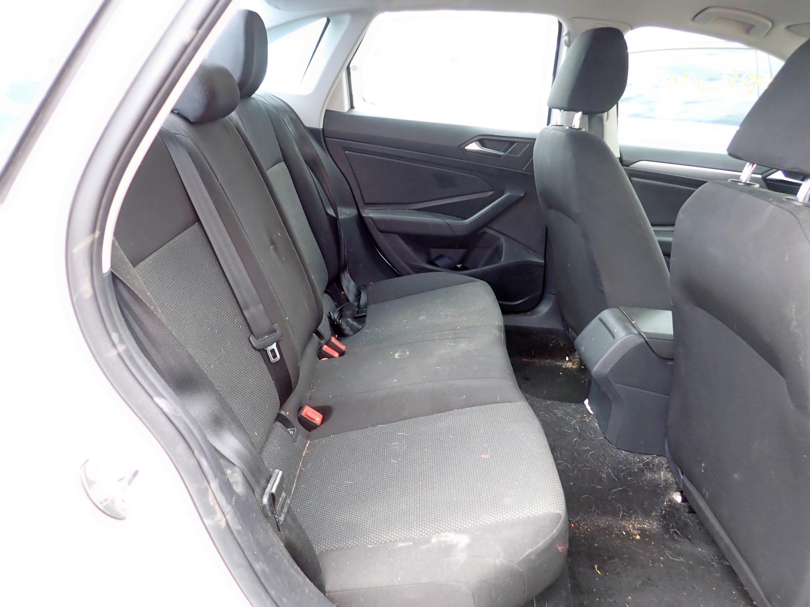 Photo 6 from auction – 2019 VOLKSWAGEN JETTA S with VIN 3VWCB7BU2KM261563
