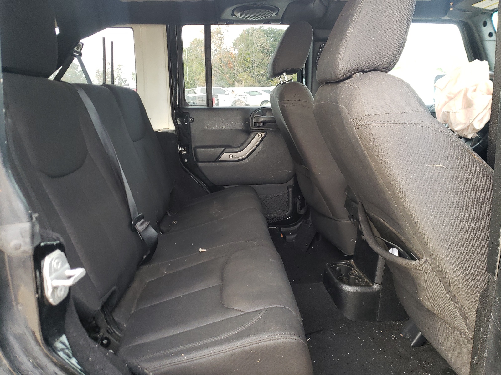 Photo 6 from auction – 2014 JEEP WRANGLER U with VIN 1C4BJWDGXEL305057