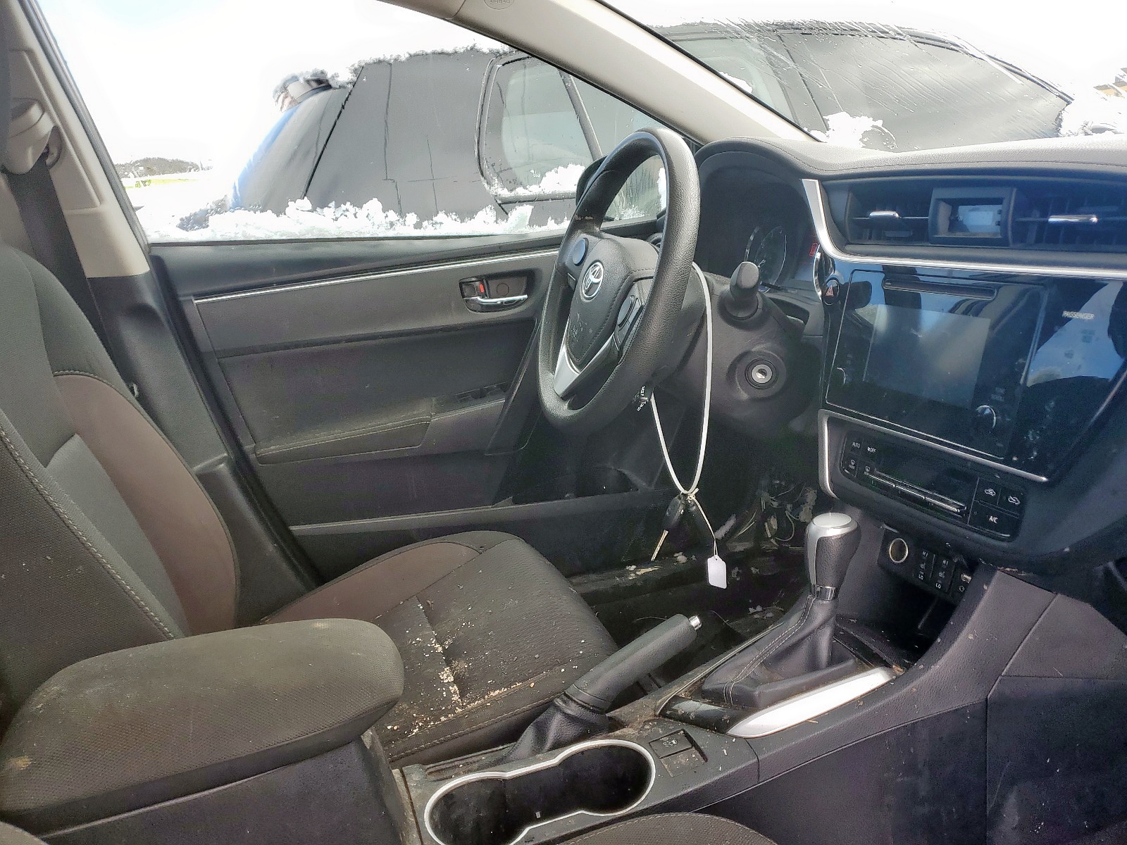 Photo 5 from auction – 2017 TOYOTA COROLLA L with VIN 2T1BURHE8HC954420