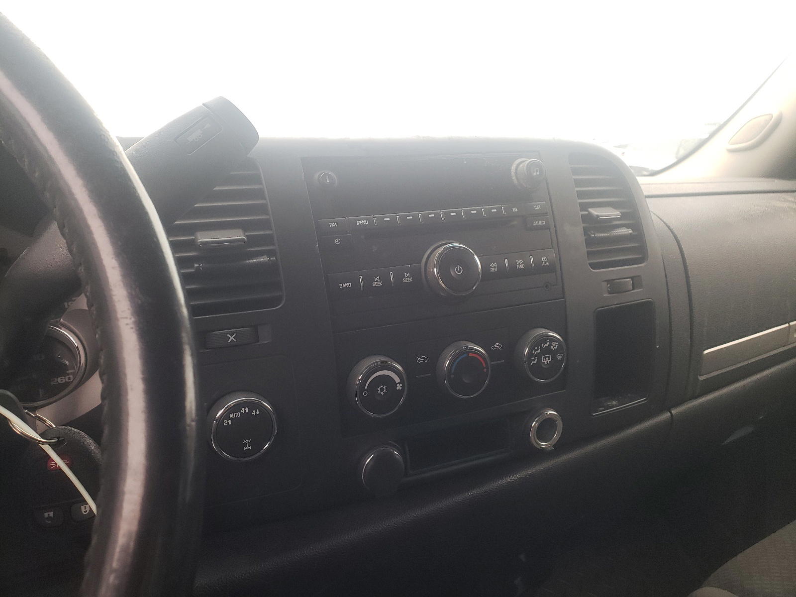 Photo 10 from auction – 2008 CHEVROLET SILVERADO with VIN 1GCEK19J08E196876