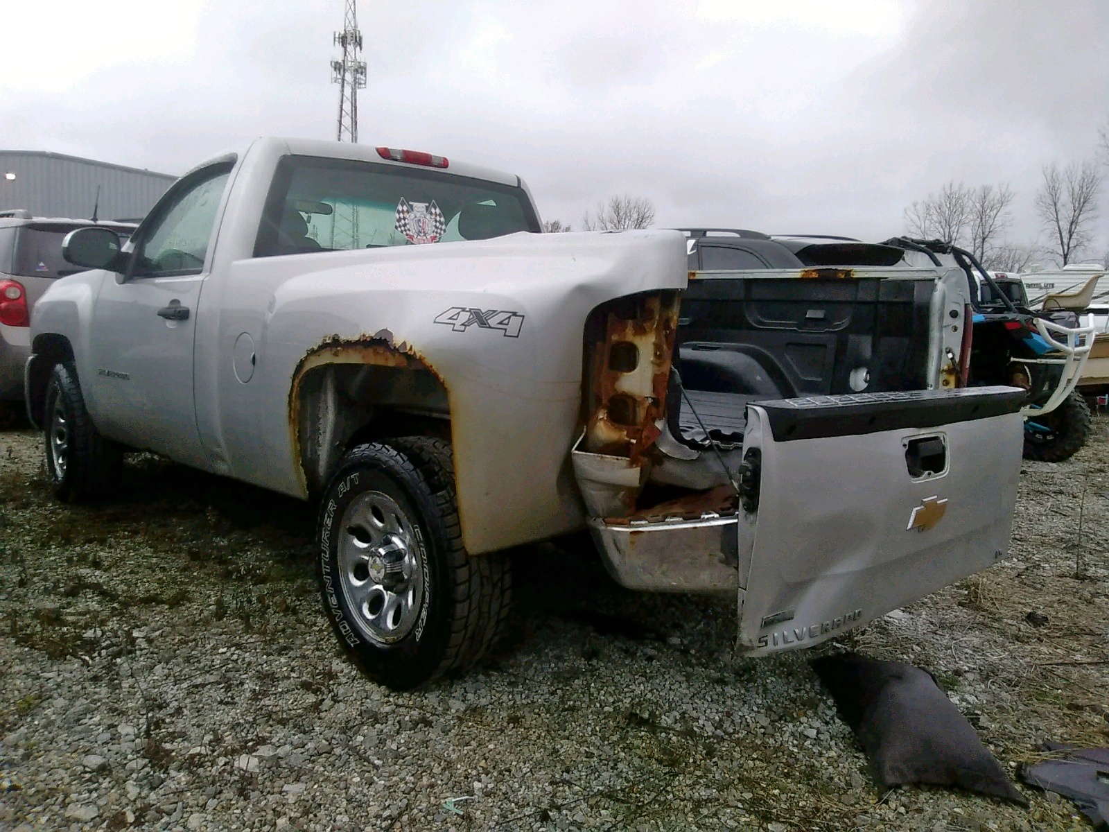 Photo 3 from auction – 2010 CHEVROLET SILVERADO with VIN 1GCPKPEA3AZ175195