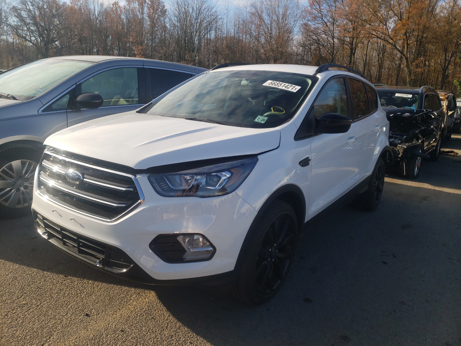 Photo 2 from auction – 2019 FORD ESCAPE SE with VIN 1FMCU0GD4KUB80729