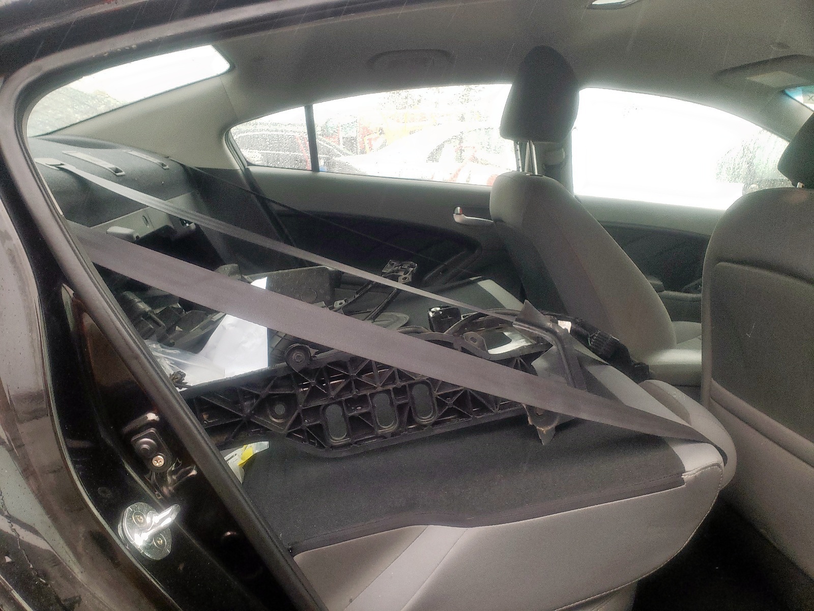 Photo 6 from auction – 2018 KIA FORTE LX with VIN 3KPFL4A75JE228945