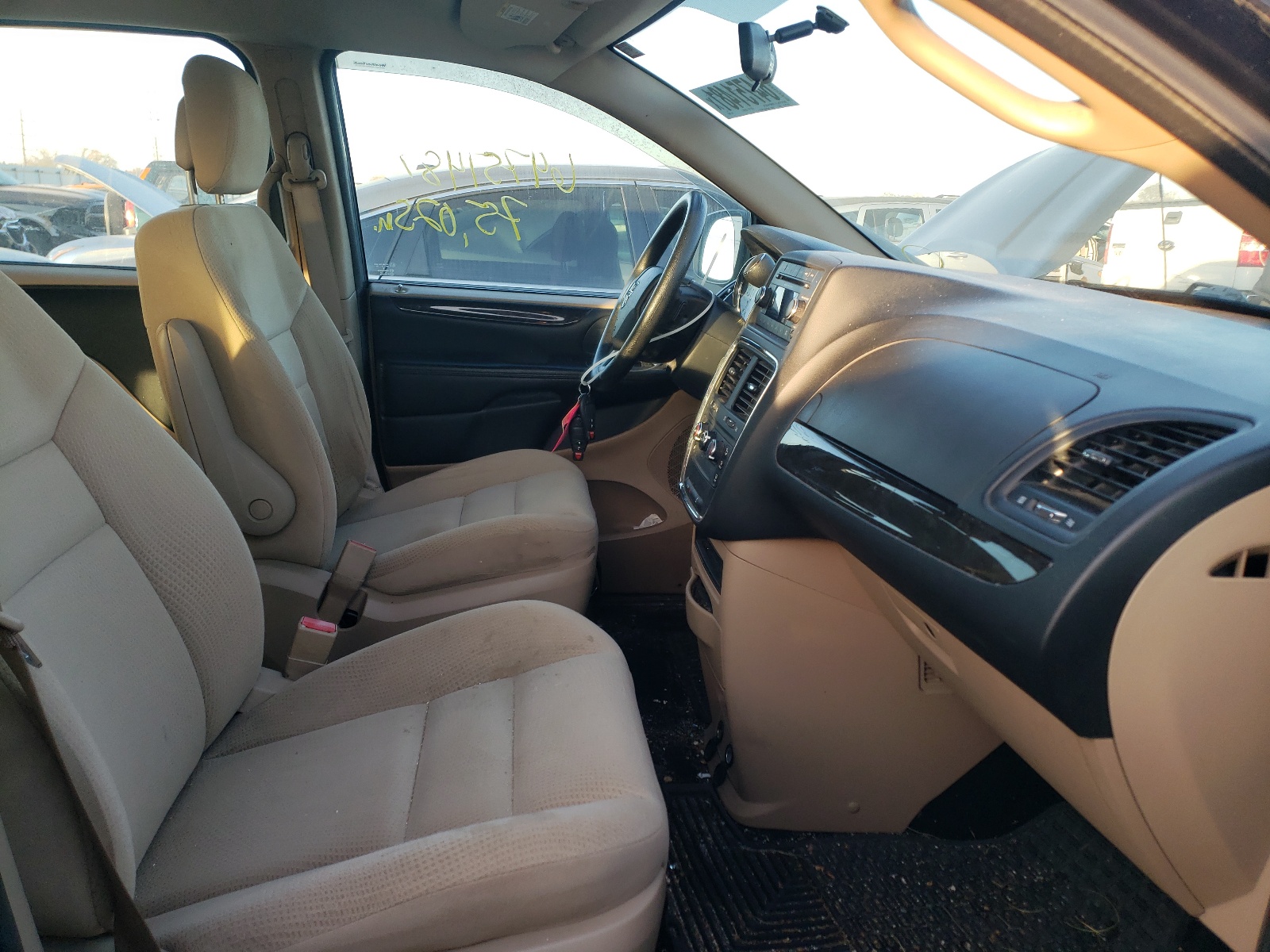 Photo 5 from auction – 2016 DODGE GRAND CARA with VIN 2C4RDGBGXGR196057