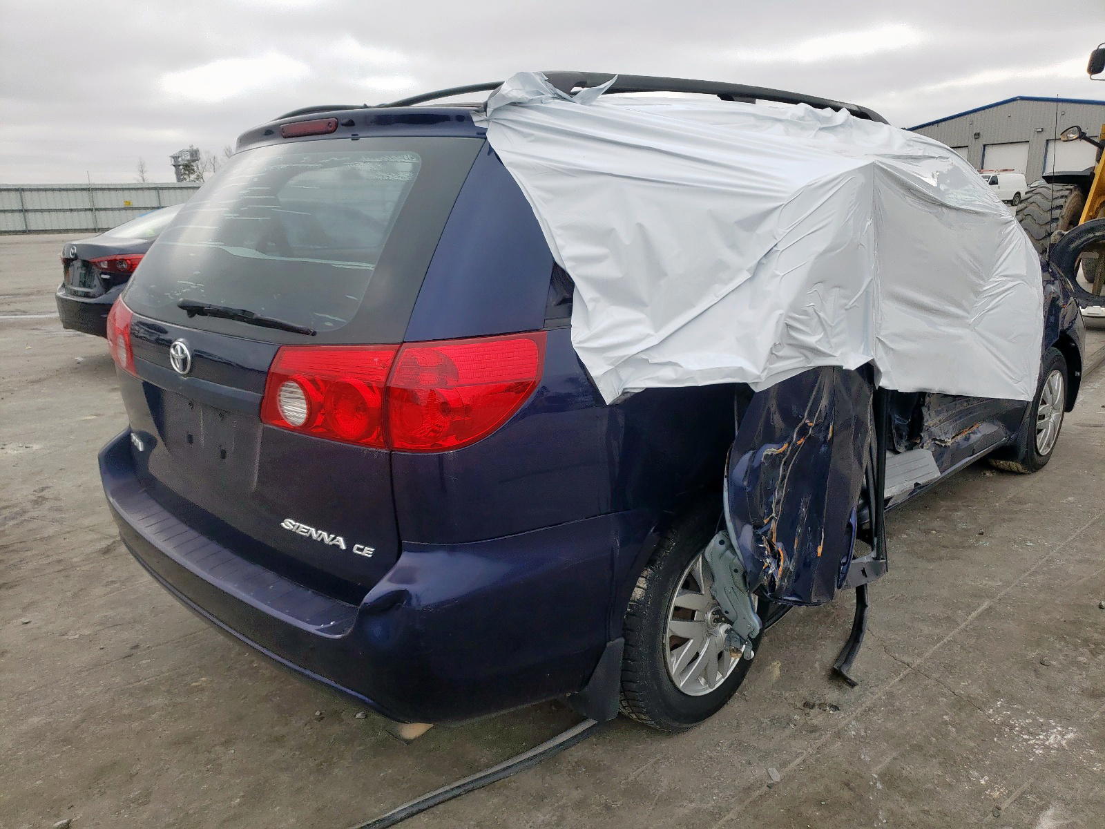 Photo 4 from auction – 2006 TOYOTA VAN with VIN 5TDZA23C96S499117