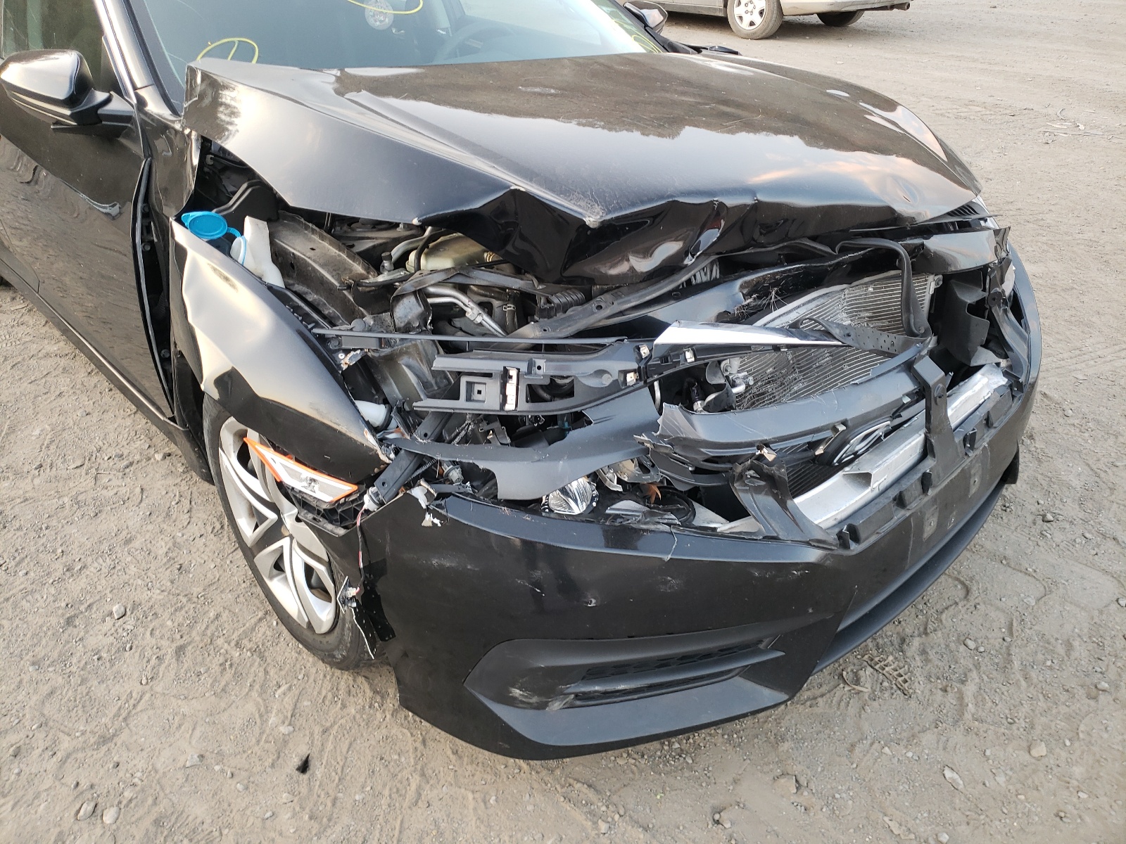 Photo 9 from auction – 2017 HONDA CIVIC LX with VIN 19XFC2F50HE232276