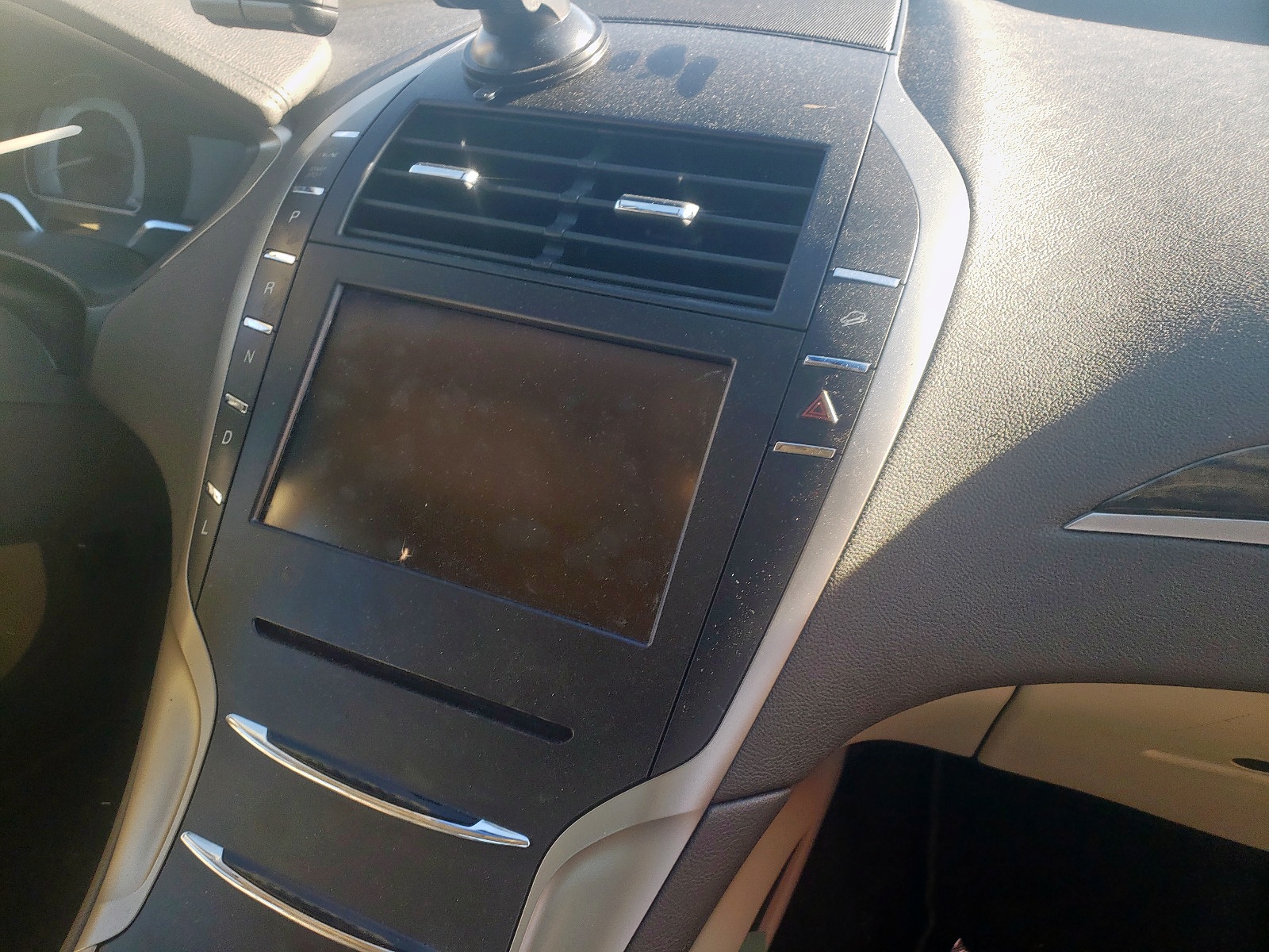 Photo 9 from auction – 2014 LINCOLN MKZ HYBRID with VIN 3LN6L2LU7ER835169