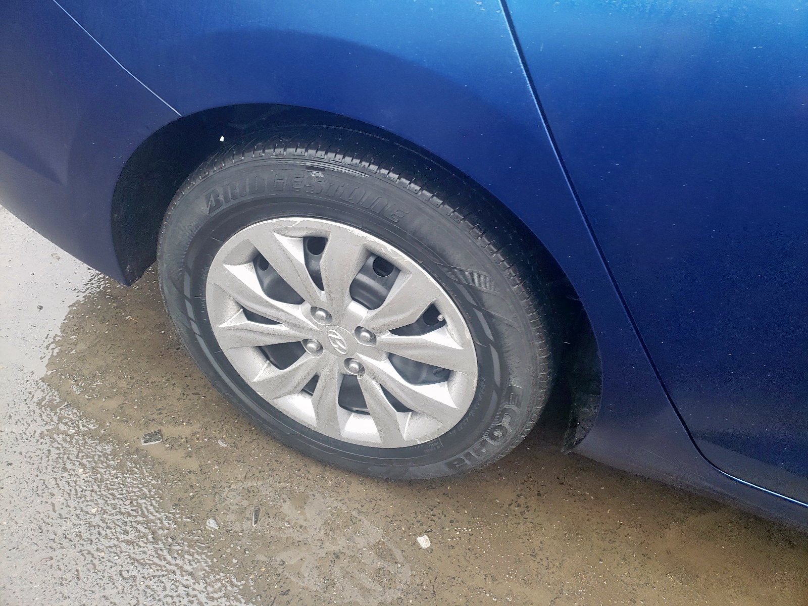 Photo 9 from auction – 2019 HYUNDAI ACCENT SE with VIN 3KPC24A30KE070163