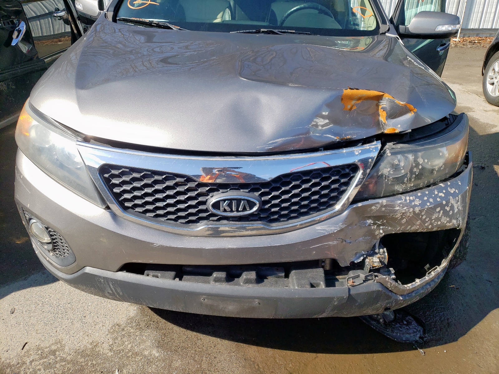 Photo 7 from auction – 2011 KIA SORENTO EX with VIN 5XYKUDA23BG036220